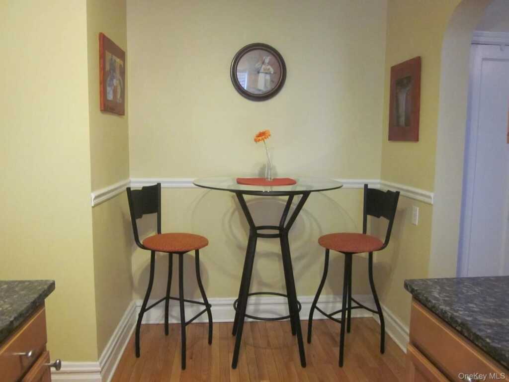 1 Franklin Avenue, Unit #4DD, White Plains, NY 10601 - Photo 3 of 8