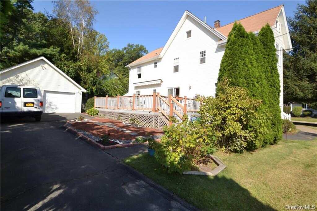 3 Chestnut Street, Unit #1, Pearl River, NY 10965