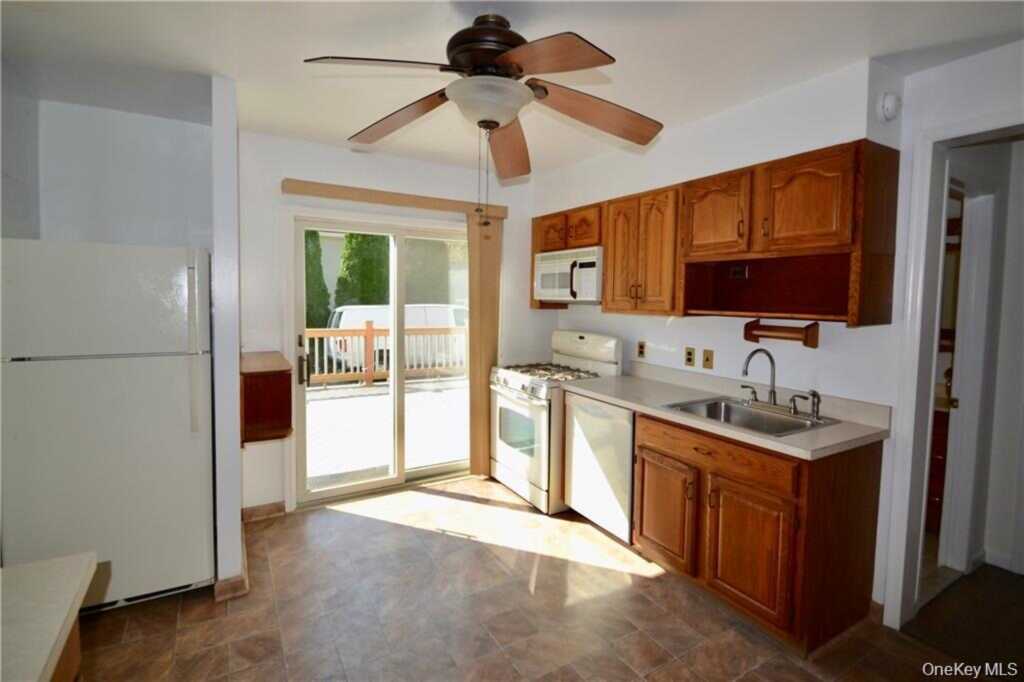 3 Chestnut Street, Unit #1, Pearl River, NY 10965 - Photo 4 of 13