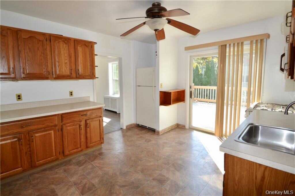 3 Chestnut Street, Unit #1, Pearl River, NY 10965 - Photo 5 of 13