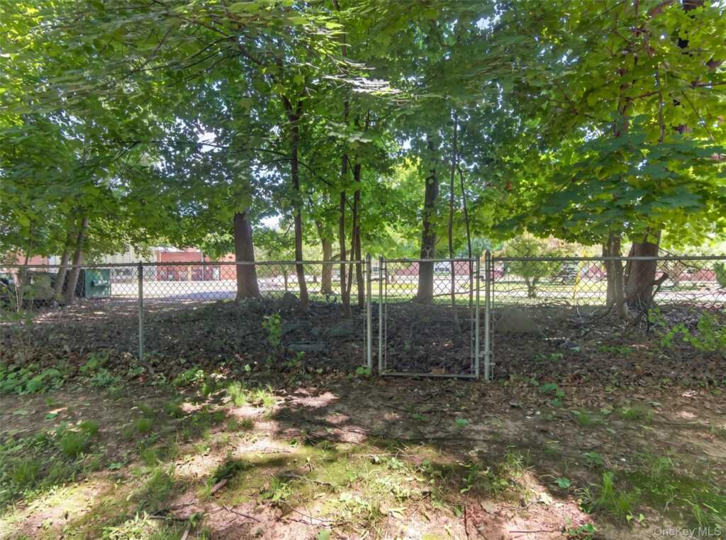 368 Route 304, Nanuet, NY 10954 - Photo 23 of 26