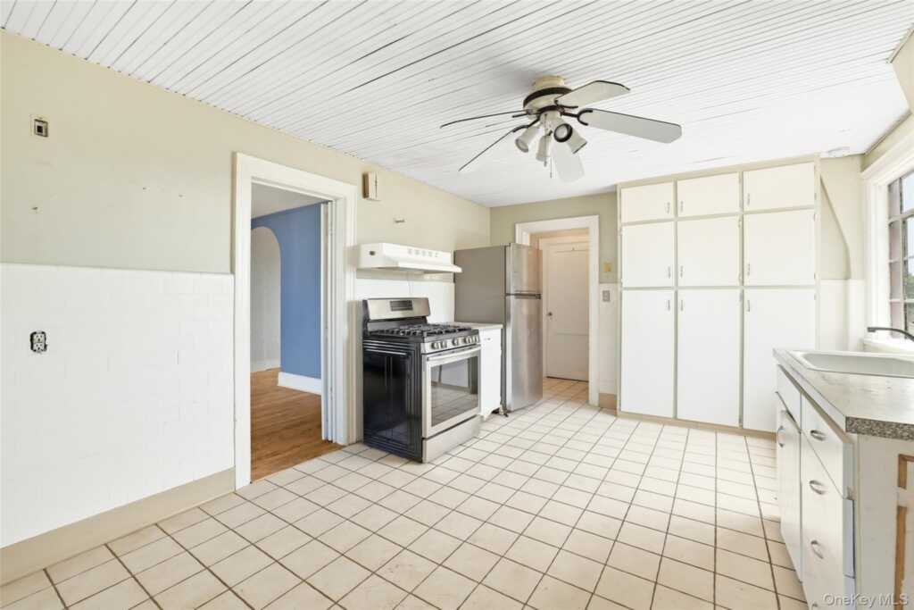174 Fairview Avenue, Rye, NY 10573 - Photo 17 of 24