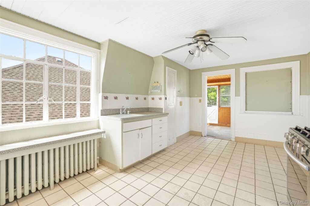 174 Fairview Avenue, Rye, NY 10573 - Photo 18 of 24