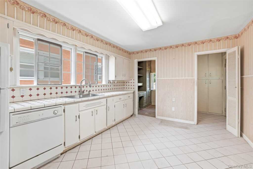 174 Fairview Avenue, Rye, NY 10573 - Photo 8 of 24