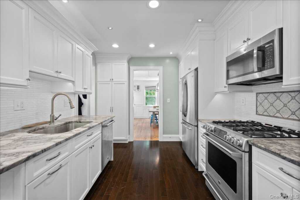 367 Old Mamaroneck Road, White Plains, NY 10605 - Photo 17 of 33