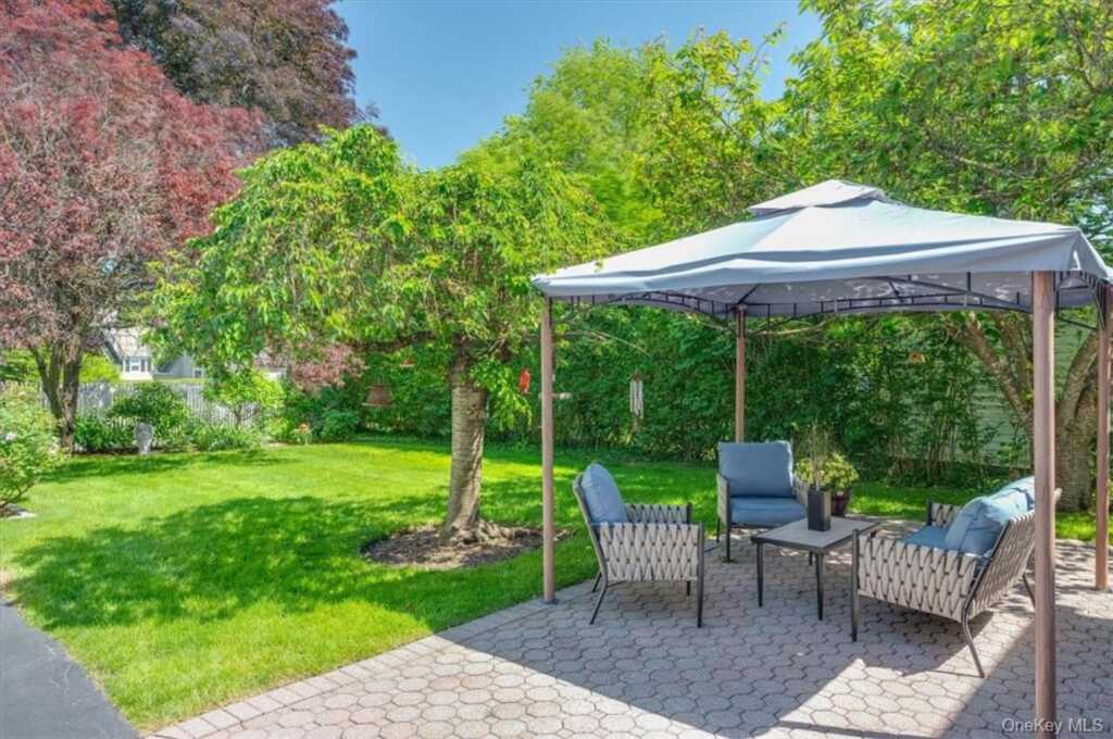 367 Old Mamaroneck Road, White Plains, NY 10605 - Photo 3 of 33