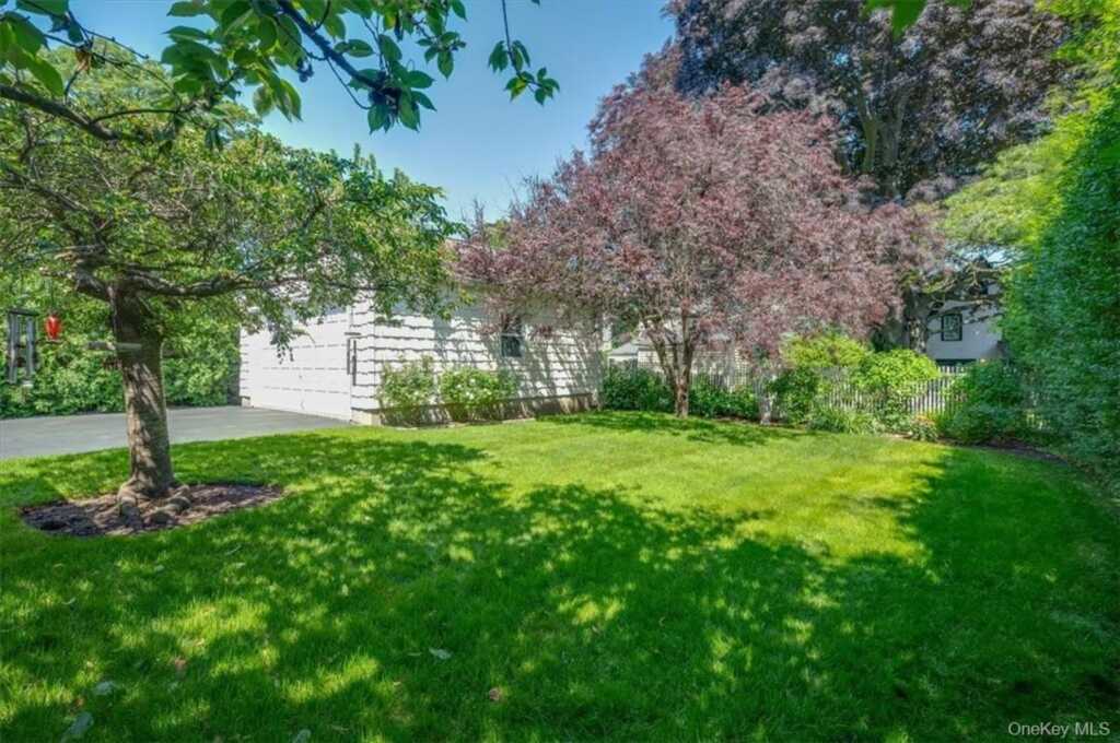 367 Old Mamaroneck Road, White Plains, NY 10605 - Photo 4 of 33
