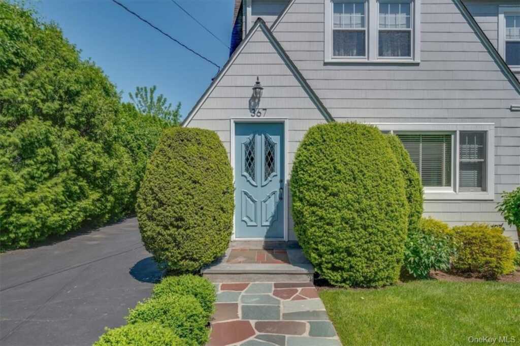 367 Old Mamaroneck Road, White Plains, NY 10605 - Photo 5 of 33