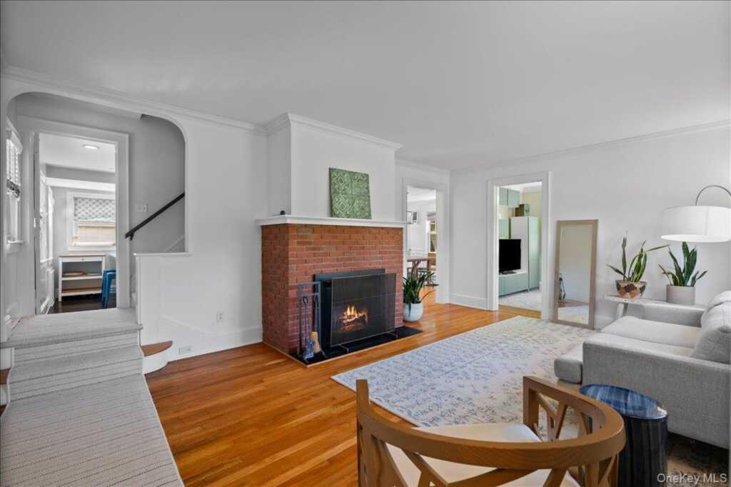 367 Old Mamaroneck Road, White Plains, NY 10605 - Photo 6 of 33