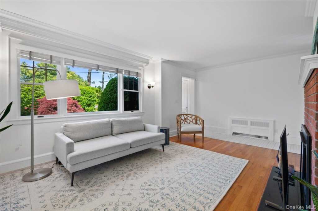 367 Old Mamaroneck Road, White Plains, NY 10605 - Photo 7 of 33