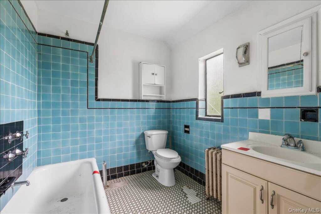 56 Northfield Road, New Rochelle, NY 10804 - Photo 12 of 26