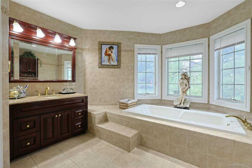 8 Stark Court, New City, NY 10956 - Photo 25 of 48