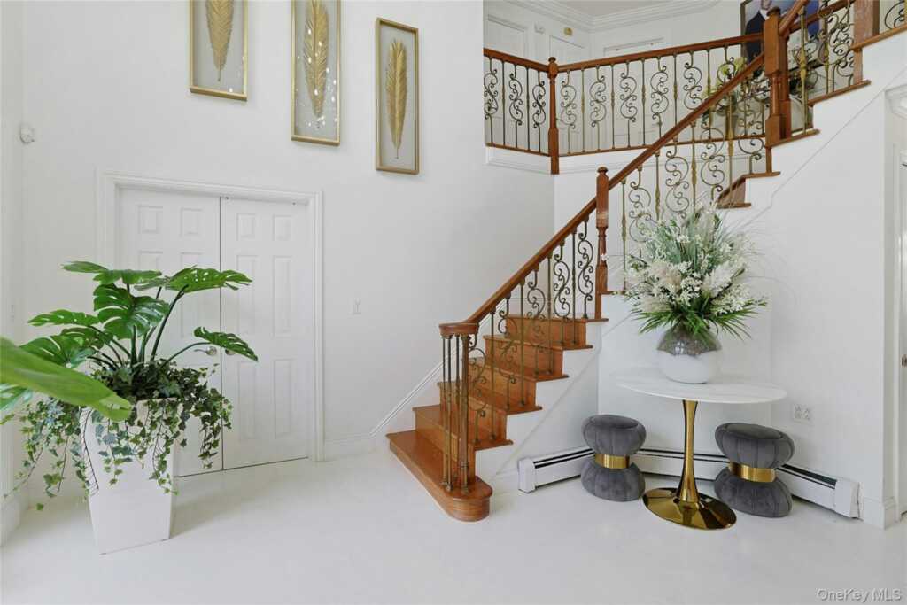 8 Stark Court, New City, NY 10956 - Photo 4 of 48