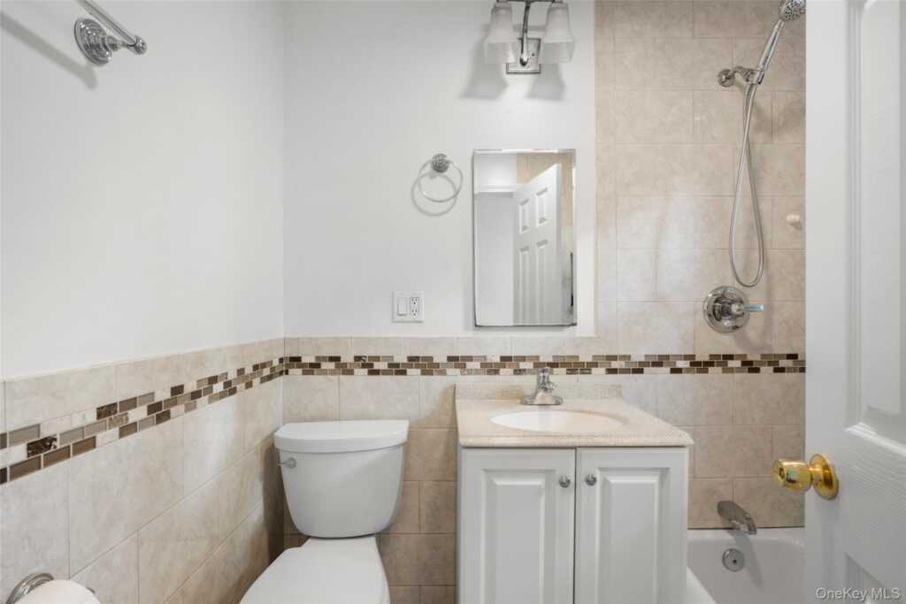 14 Jones Place, White Plains, NY 10606 - Photo 25 of 43