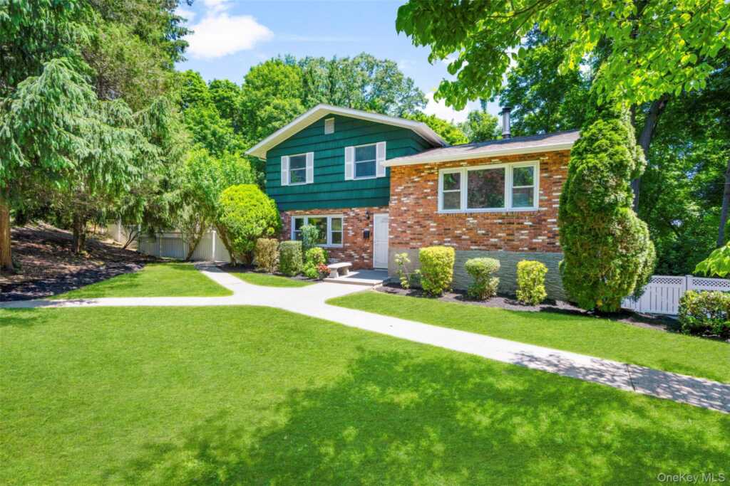 14 Jones Place, White Plains, NY 10606 - Photo 3 of 43
