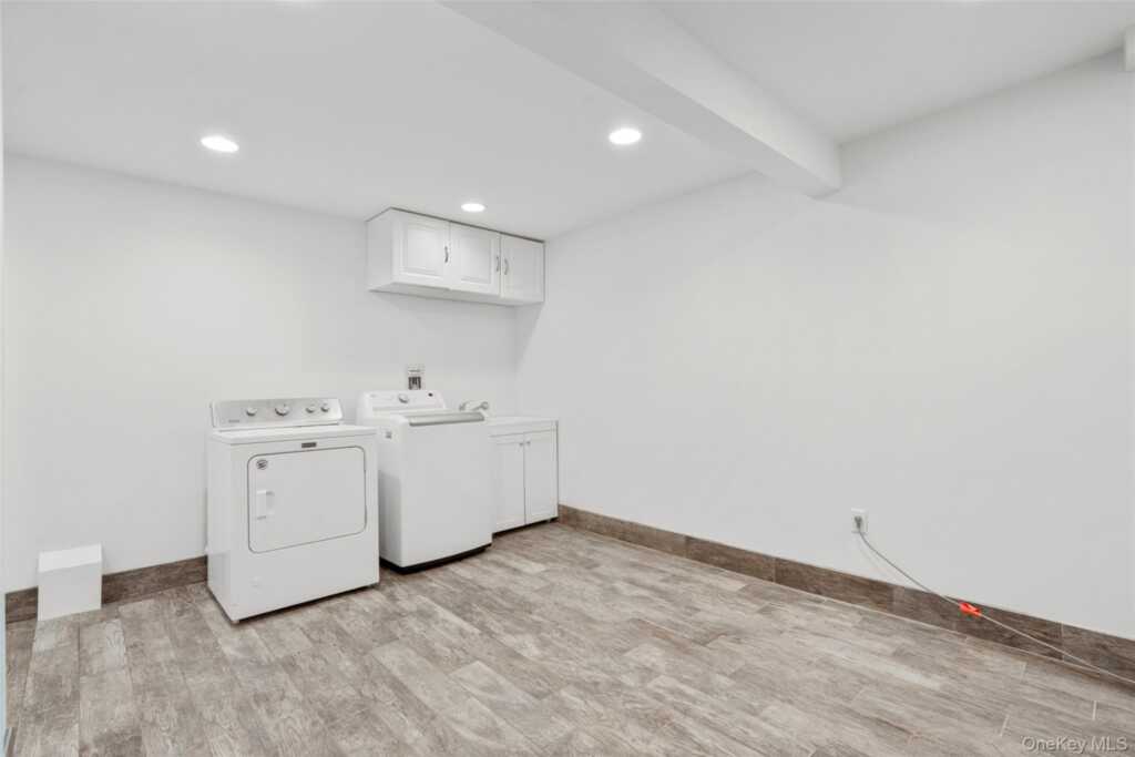 14 Jones Place, White Plains, NY 10606 - Photo 33 of 43