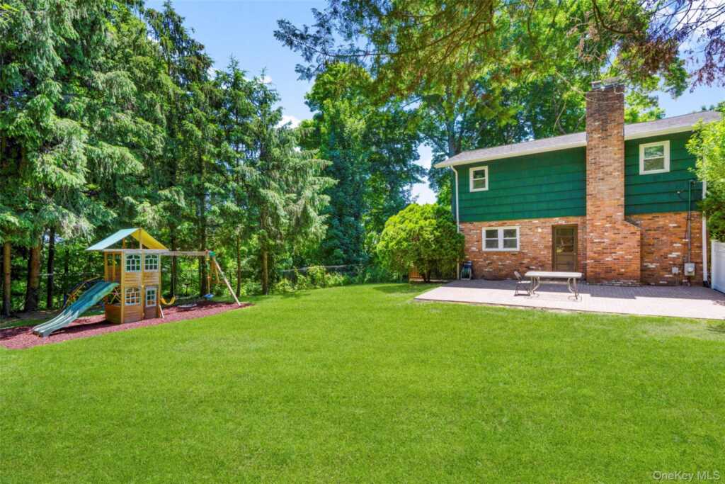 14 Jones Place, White Plains, NY 10606 - Photo 36 of 43