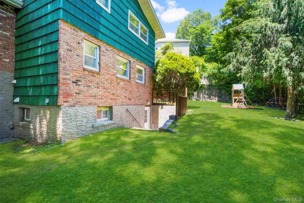 14 Jones Place, White Plains, NY 10606 - Photo 39 of 43