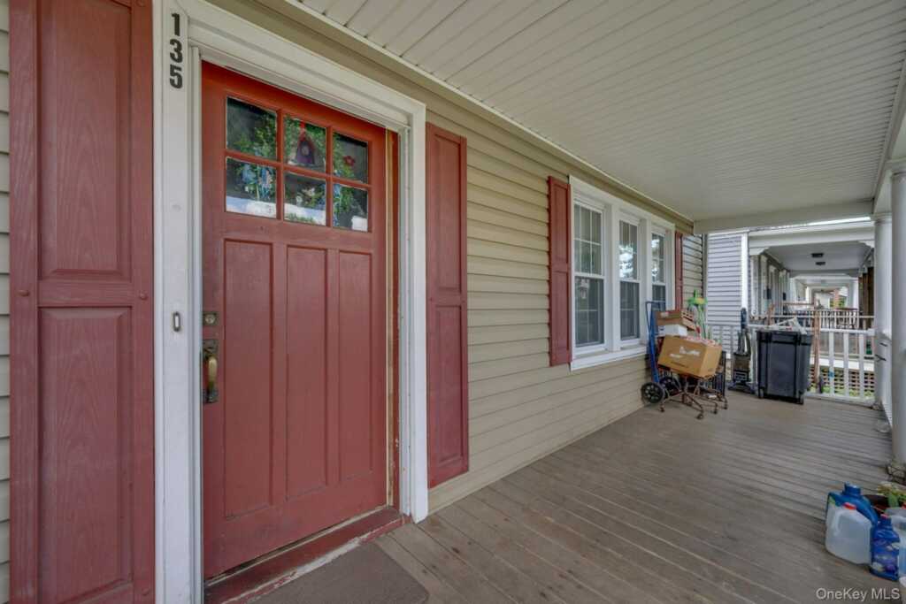 135 Smith Street, Rye, NY 10573 - Photo 4 of 22