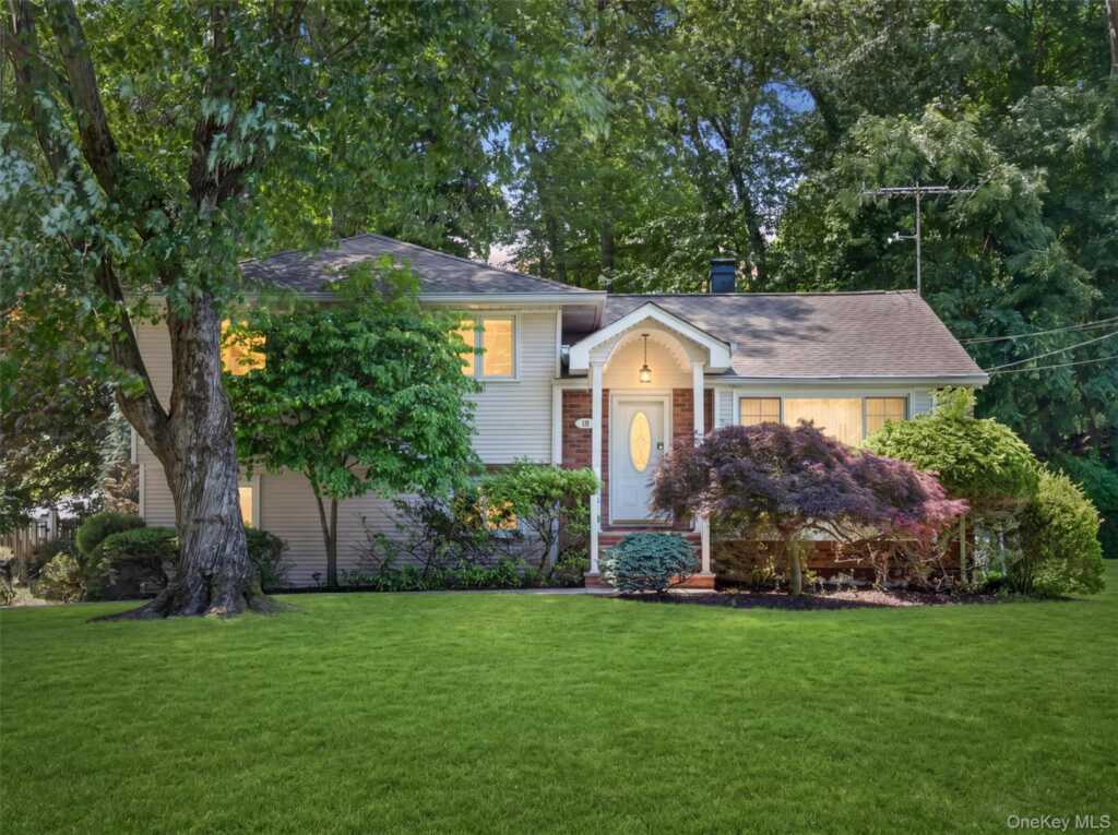 18 Mark Lane, New City, NY 10956