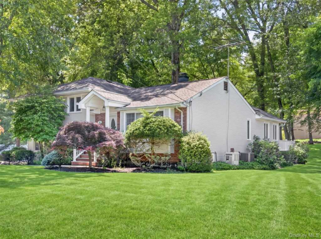18 Mark Lane, New City, NY 10956 - Photo 4 of 32