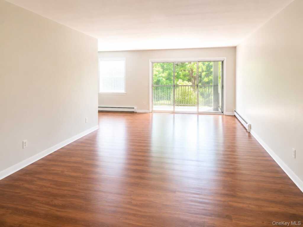 35 Park Avenue, Unit #4S, Suffern, NY 10901 - Photo 3 of 19