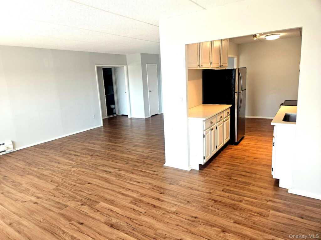 35 Park Avenue, Unit #4S, Suffern, NY 10901 - Photo 7 of 19