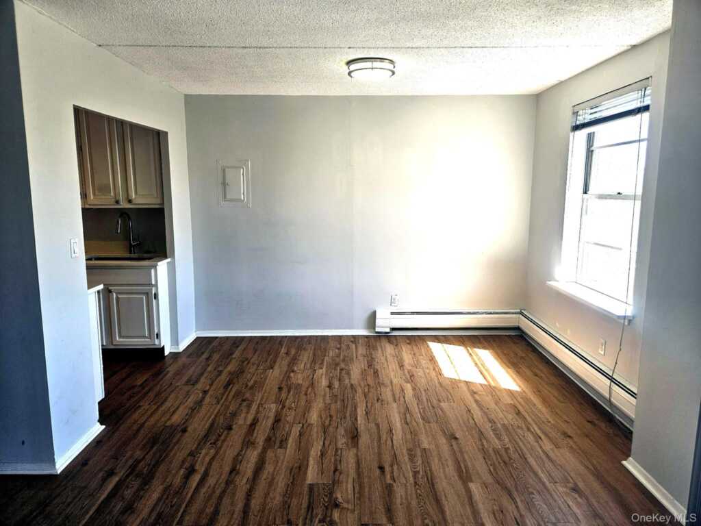 35 Park Avenue, Unit #4S, Suffern, NY 10901 - Photo 9 of 19