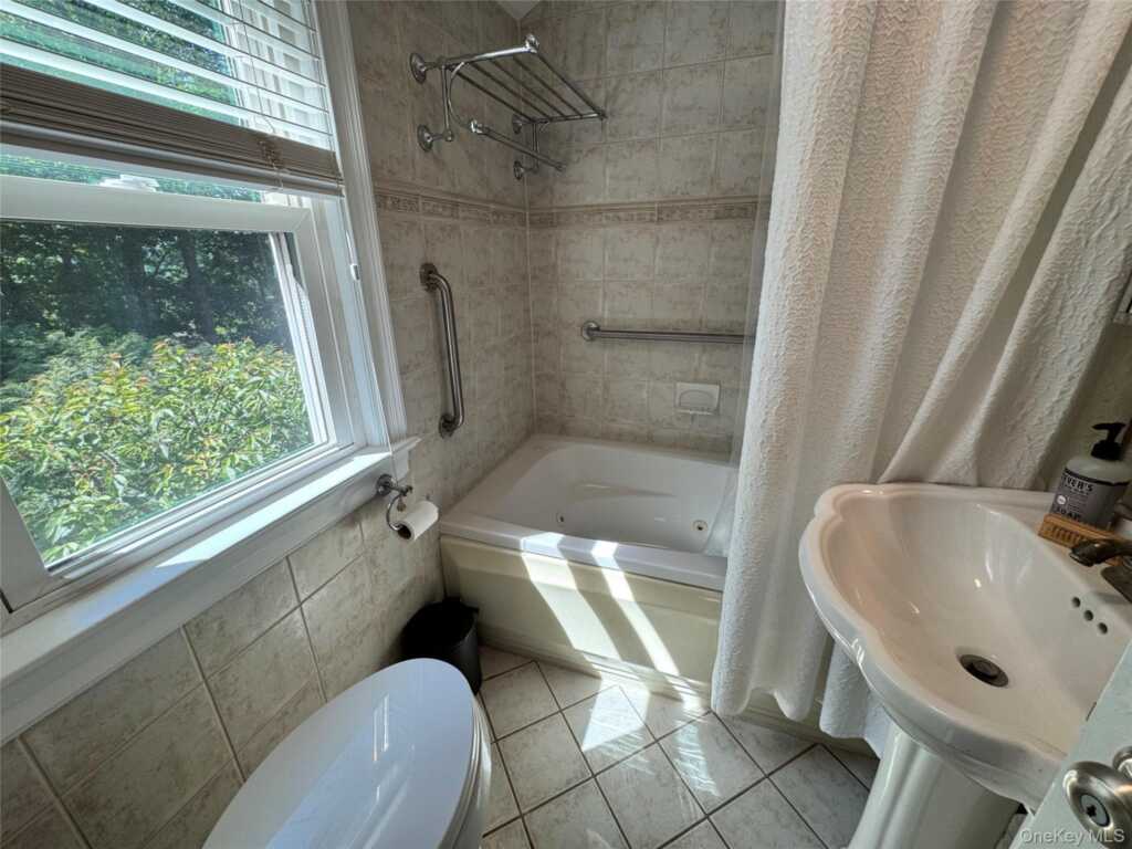 23 Chadwick Road, White Plains, NY 10604 - Photo 15 of 35