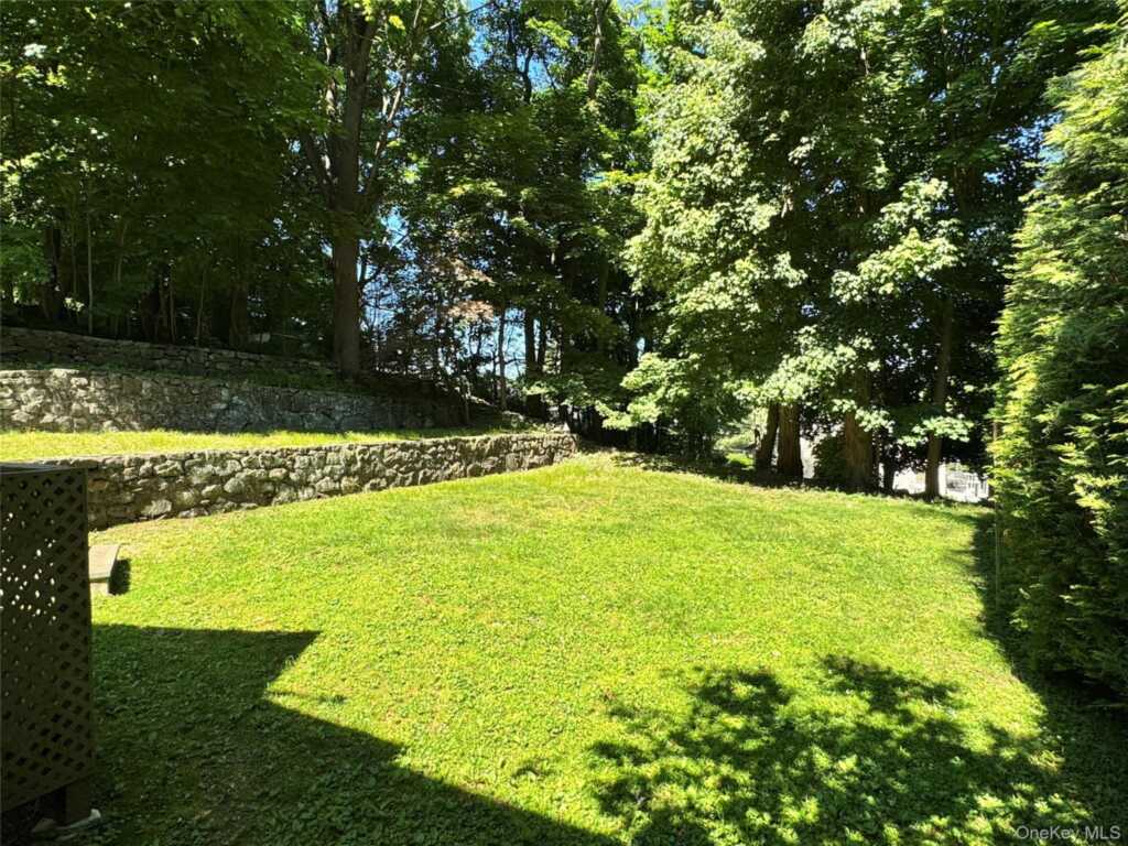 23 Chadwick Road, White Plains, NY 10604 - Photo 26 of 35