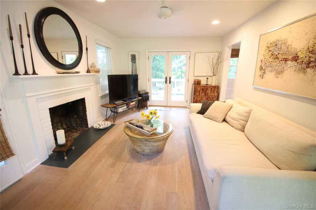 23 Chadwick Road, White Plains, NY 10604 - Photo 4 of 35