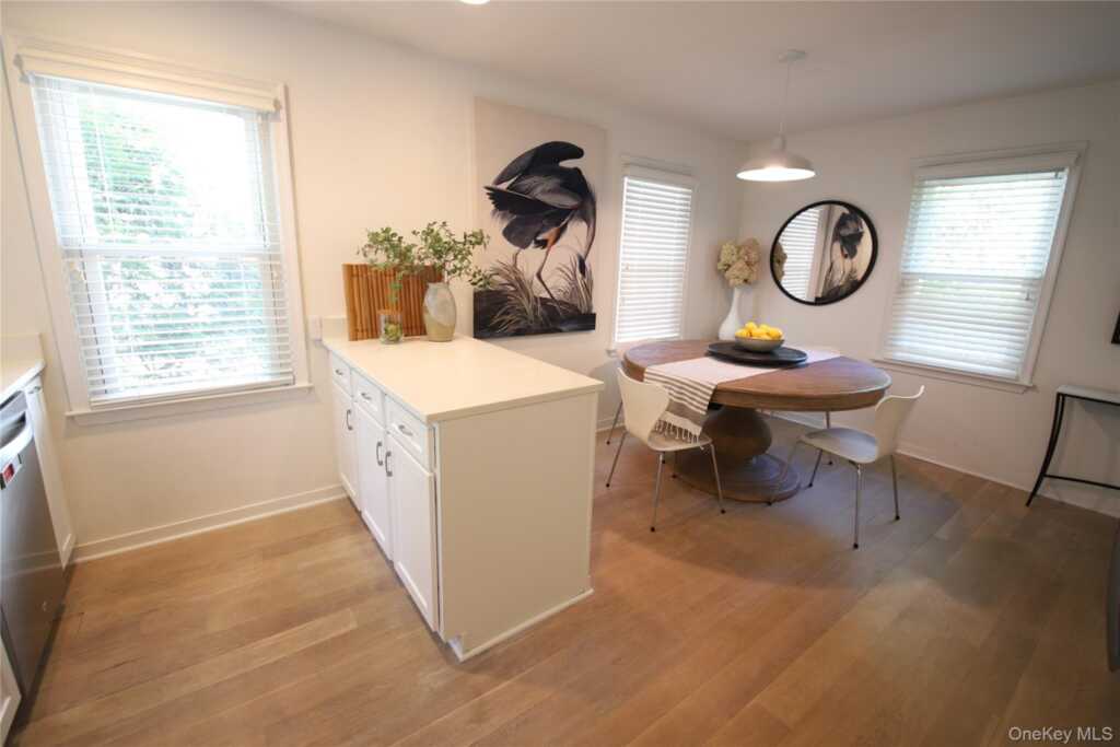 23 Chadwick Road, White Plains, NY 10604 - Photo 7 of 35
