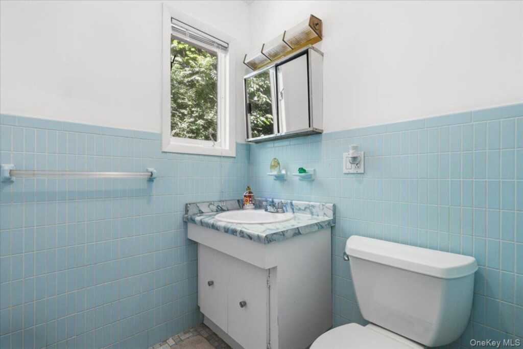 275 Broadfield Road, New Rochelle, NY 10804 - Photo 18 of 32