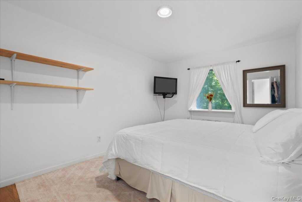 275 Broadfield Road, New Rochelle, NY 10804 - Photo 25 of 32