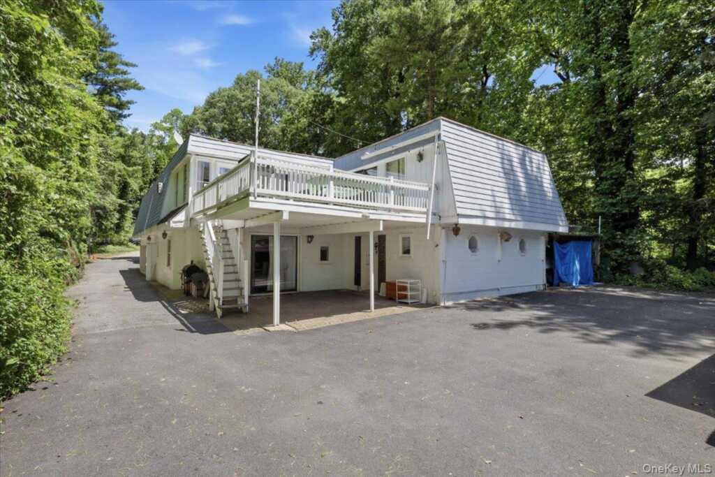 275 Broadfield Road, New Rochelle, NY 10804 - Photo 28 of 32