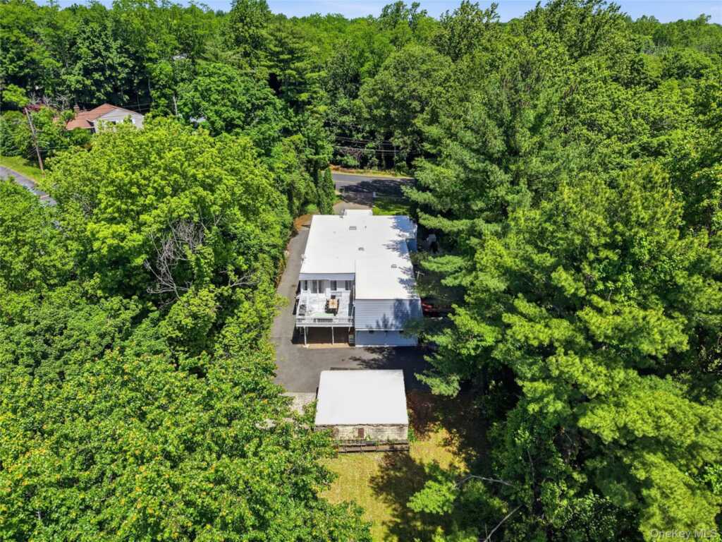 275 Broadfield Road, New Rochelle, NY 10804 - Photo 29 of 32