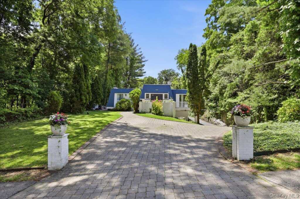 275 Broadfield Road, New Rochelle, NY 10804 - Photo 30 of 32