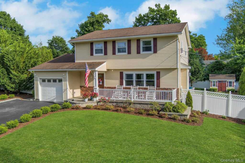 60 Pilgrim Court, Pearl River, NY 10965