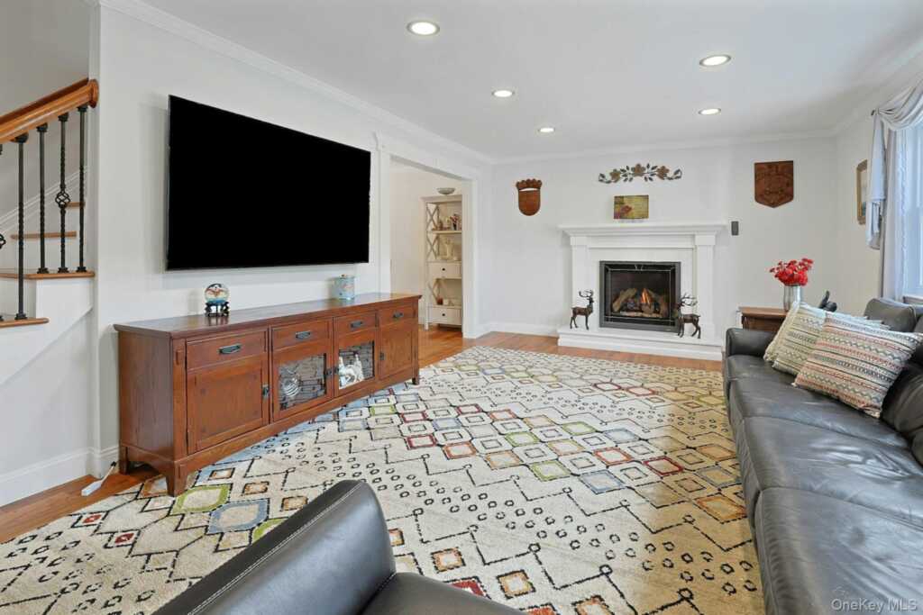 60 Pilgrim Court, Pearl River, NY 10965 - Photo 27 of 50