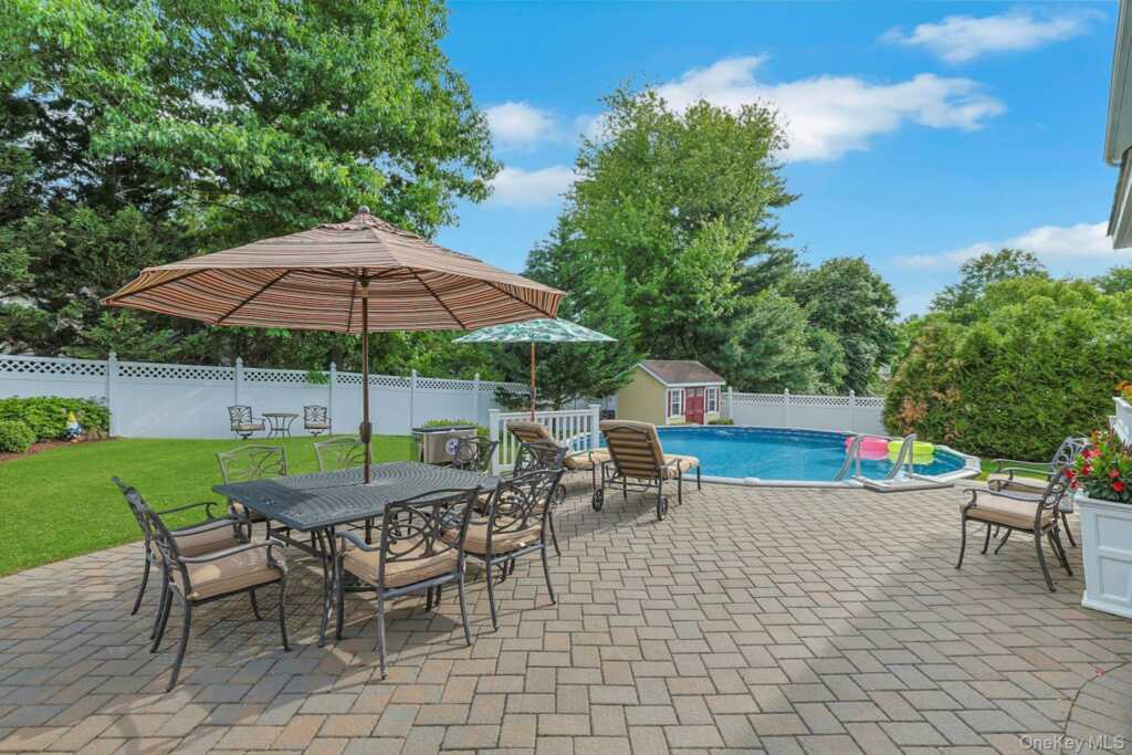 60 Pilgrim Court, Pearl River, NY 10965 - Photo 3 of 50
