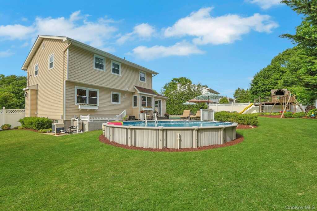 60 Pilgrim Court, Pearl River, NY 10965 - Photo 31 of 50