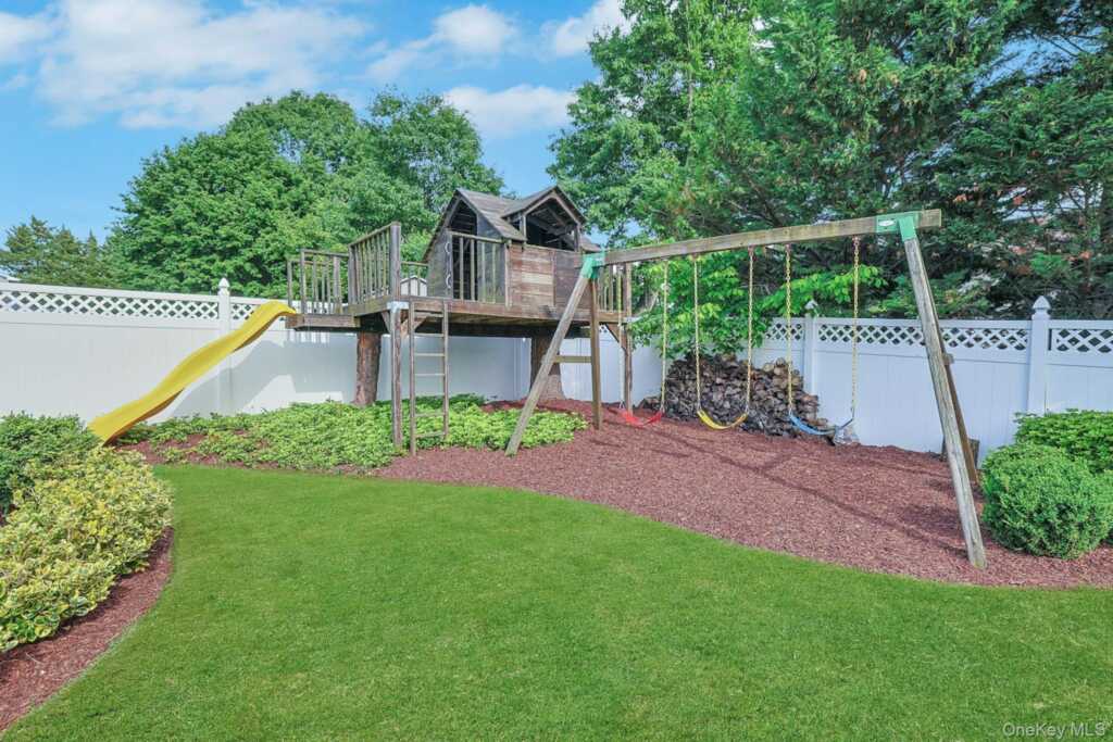 60 Pilgrim Court, Pearl River, NY 10965 - Photo 32 of 50