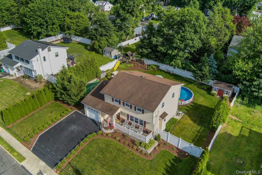 60 Pilgrim Court, Pearl River, NY 10965 - Photo 39 of 50