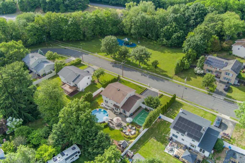 60 Pilgrim Court, Pearl River, NY 10965 - Photo 45 of 50