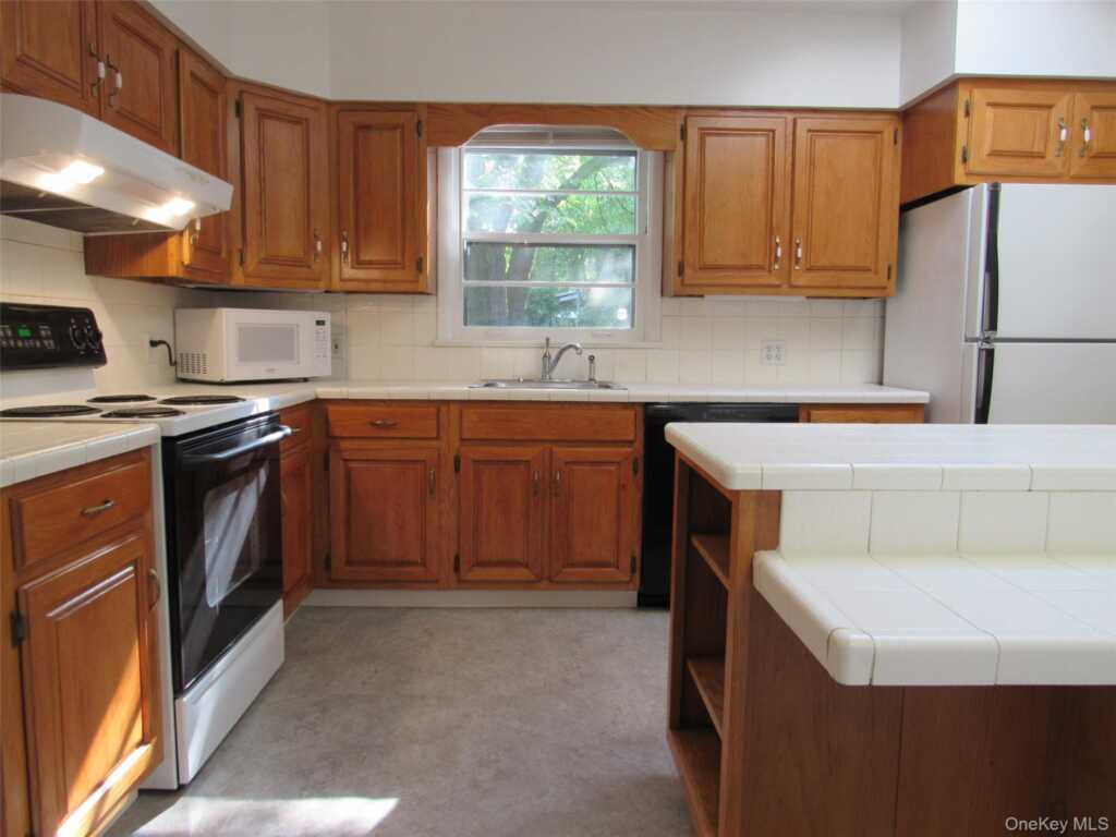 75 North Street, Rye, NY 10580 - Photo 9 of 24