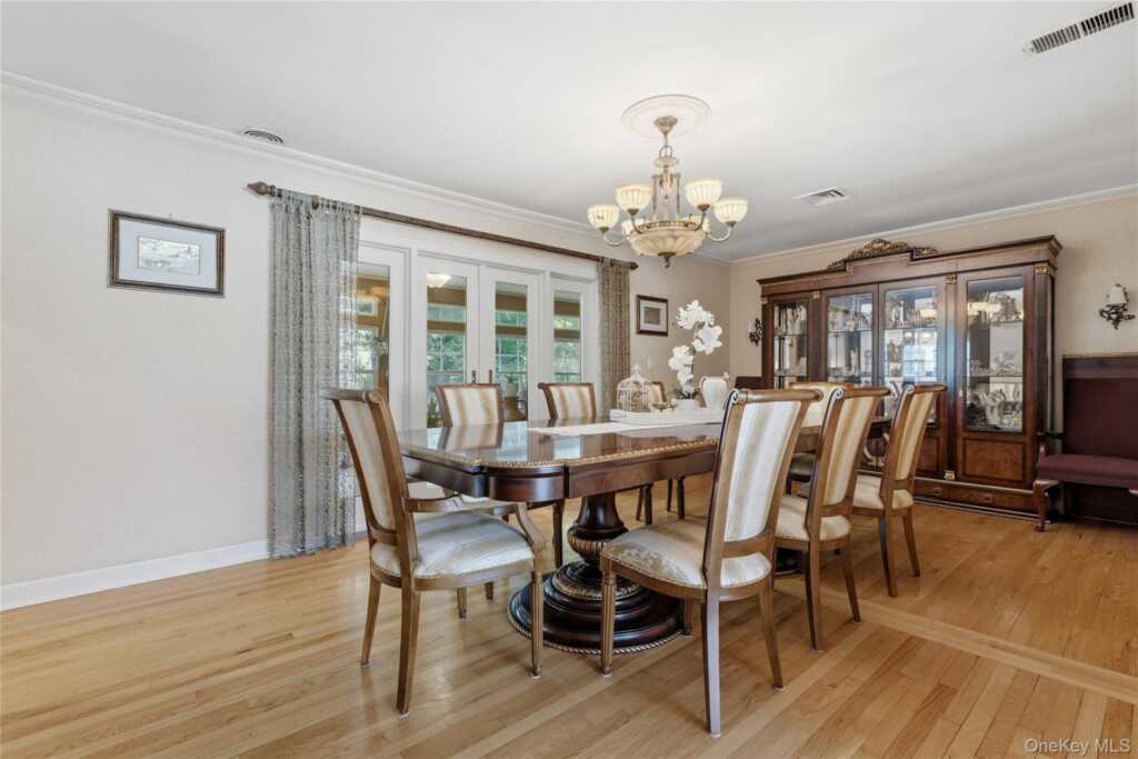 1 Hunting Ridge Road, White Plains, NY 10605 - Photo 10 of 48