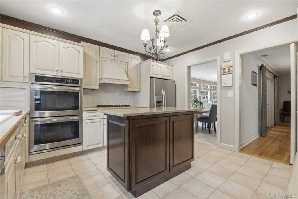 1 Hunting Ridge Road, White Plains, NY 10605 - Photo 12 of 48