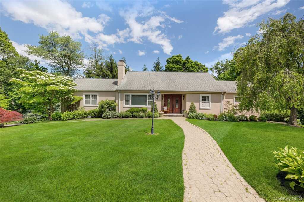 1 Hunting Ridge Road, White Plains, NY 10605 - Photo 2 of 48