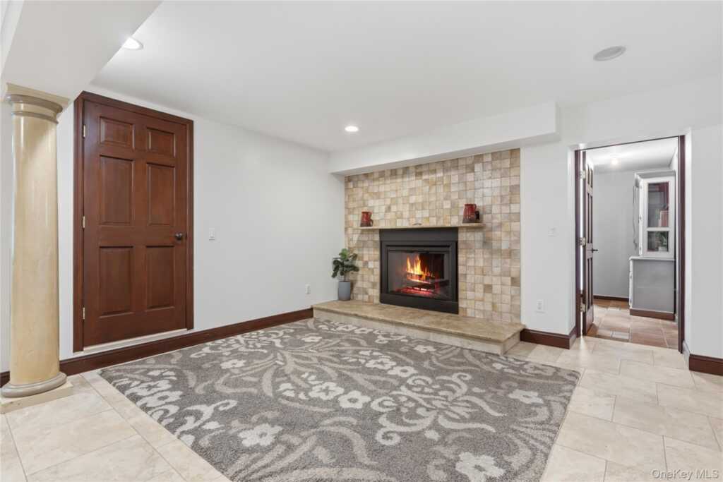 1 Hunting Ridge Road, White Plains, NY 10605 - Photo 24 of 48