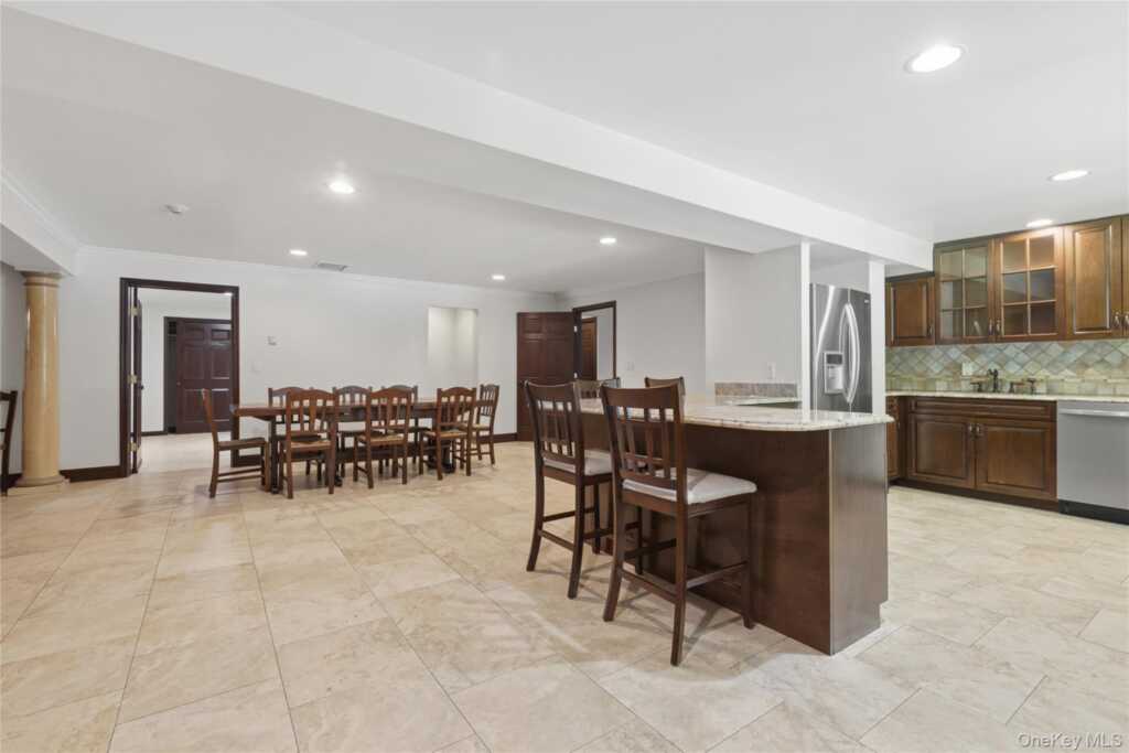 1 Hunting Ridge Road, White Plains, NY 10605 - Photo 26 of 48